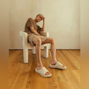 Naked Wolfe Tommy Stone Men’s Size 11 Slip On Sandles Shoes